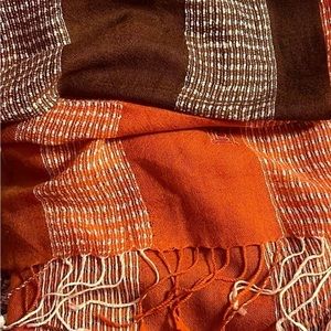 Laura Biagiotti cashmere lana wool Italian scarf NWOT